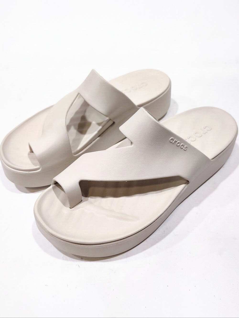 Crocs Getaway Platform Toe Loop Sandala Women Size 8 Sandstone Off White Slip On